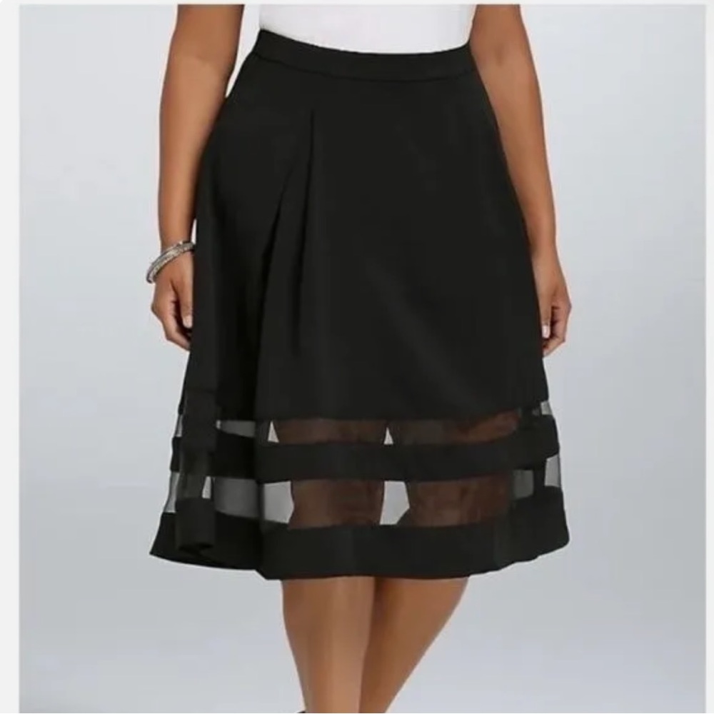 Torrid Skirt Women's 18 Black Textured Mesh Panel A Line Midi Skirt